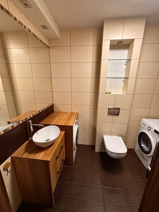 Mieszkanie 52 m² z balkonem, klimatyzacją i parkingiem – Kędzierzyn-Koźle