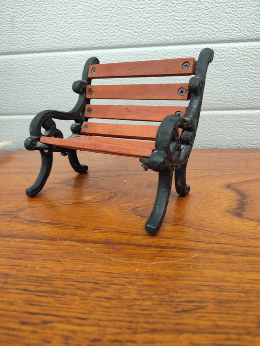 Ławka dla lalki - żeliwna + drewno - vintage - design - F