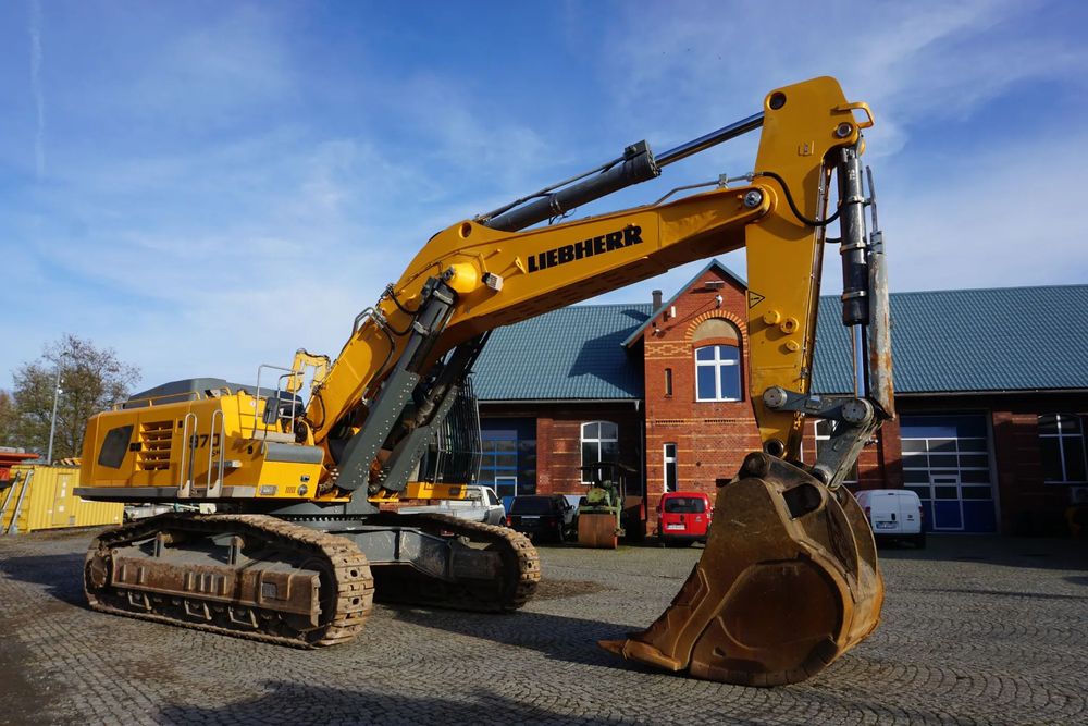 Liebherr R 970 S HD  Liebherr R 970 SHD, 80t, 7271h, z Niemiec