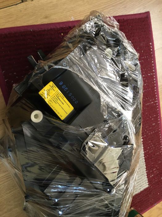 Optica xenon esquerda a estrear  para audi A4 de 2010 a 2014.