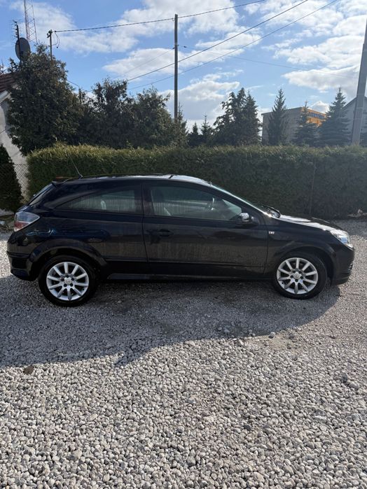 OPEL ASTRA GTC z 2008 W Idealnym Stanie Klima Alu Czujniki Zadbany