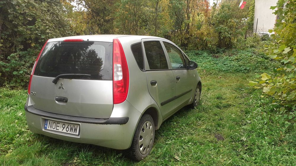 Mitsubishi Colt pięciodrzwiowy 2005r.