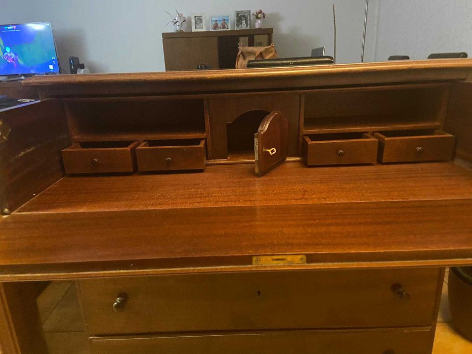 Comoda - Mogno Maciço