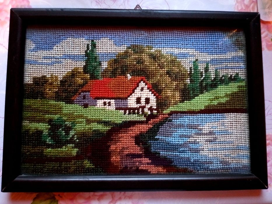 Obrazek w ramce haftowany stylem krzyżykowym pejzaż rękodzieło