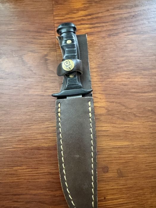 Nóż taktyczny marki MM wraz z etui