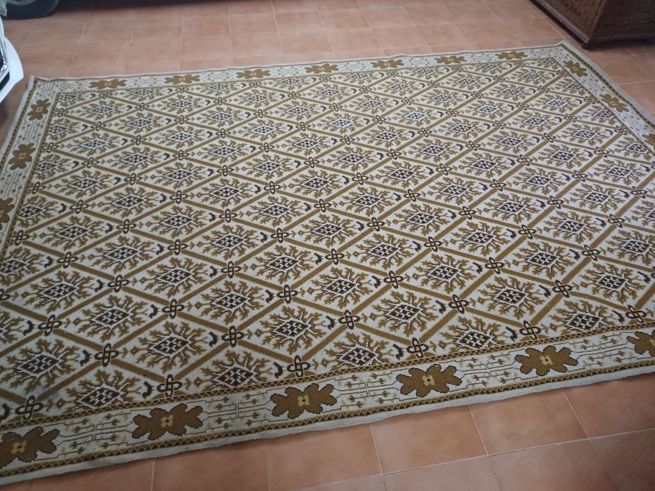 Carpete antiga medidas: 2,40×3,50cm