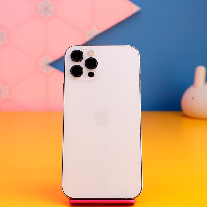 Смартфон Apple iPhone 12 Pro 256GB Silver (176312) Б/У З ГАРАНТІЄЮ