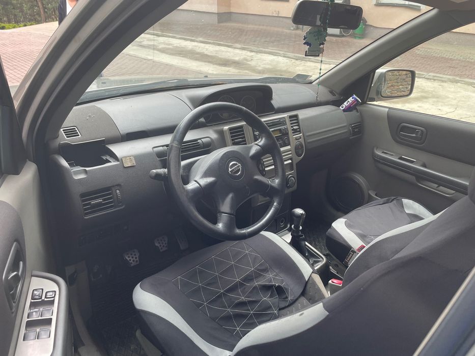 Nissan x - trail