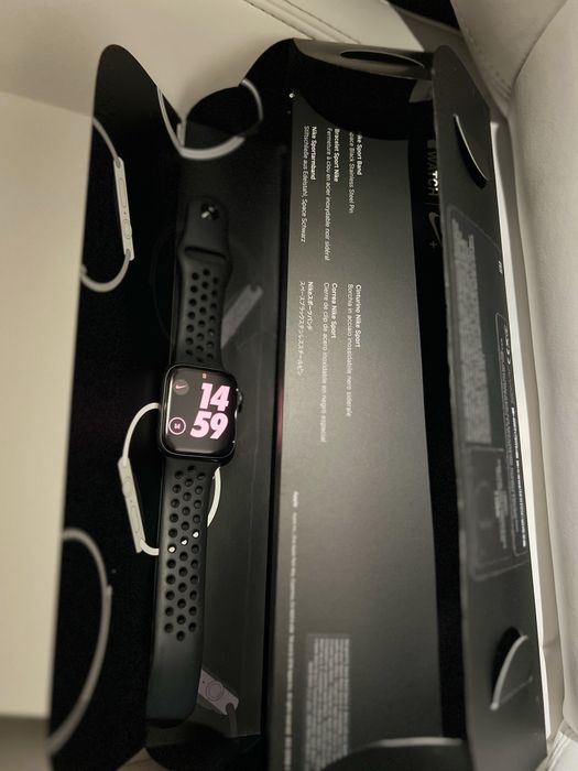 apple watch 4 44 nike - купити телефони та аксесуари - Ціна на OLX.ua