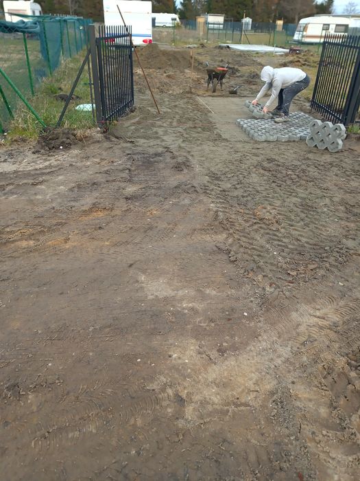 Usługi na działkach studnie szamba ogrodzenia uslugi ladowarka
