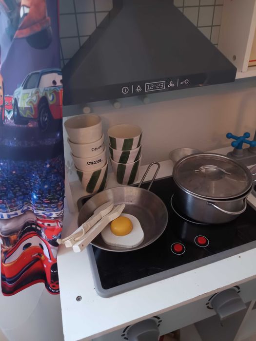 Cozinha de criança com acesssórios