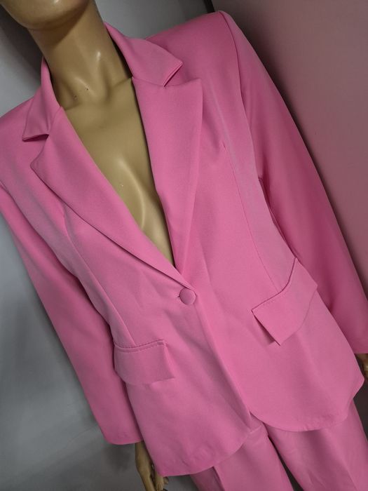 HIT SEZONU Oversize garnitur New Collection – cukierkowy kolor, nowy z metką