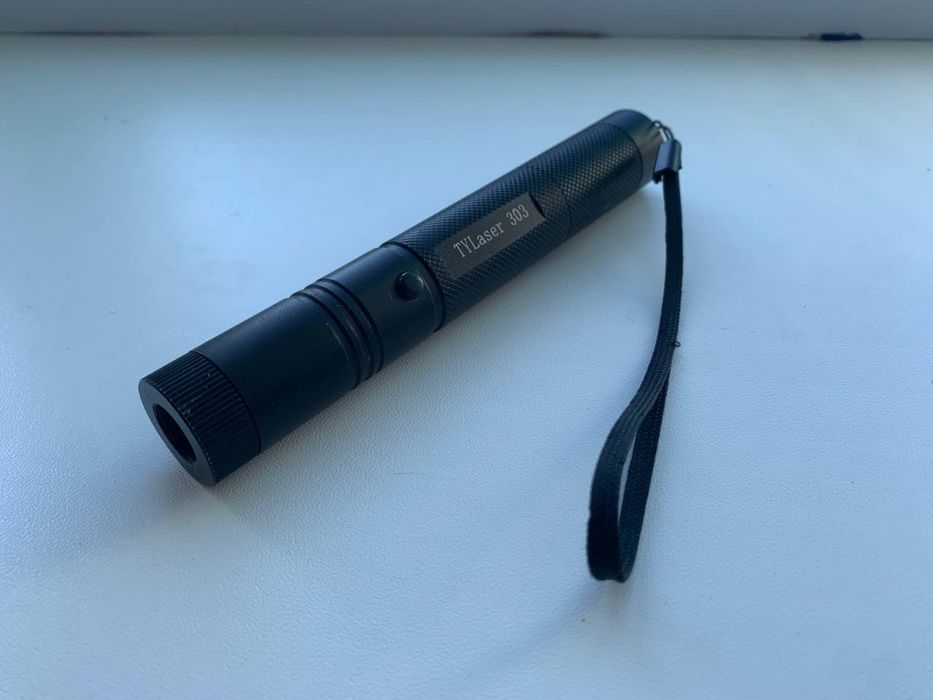 Потужна лазерна указка