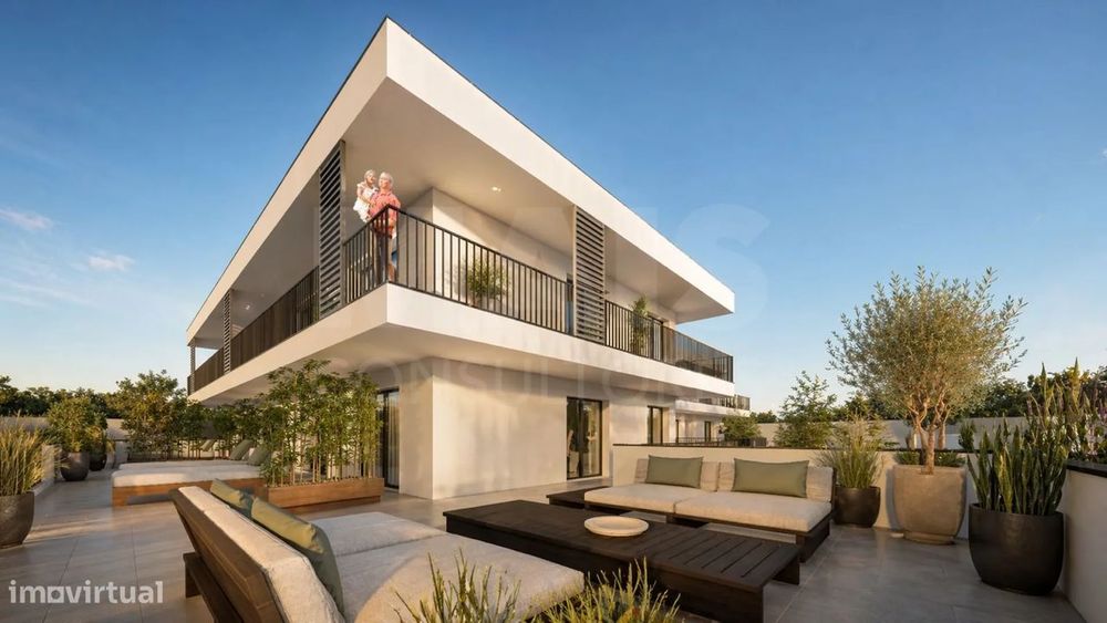 Apartamento T2 Novo com Garagem Privativa e Varanda Ampla em Ferrel...