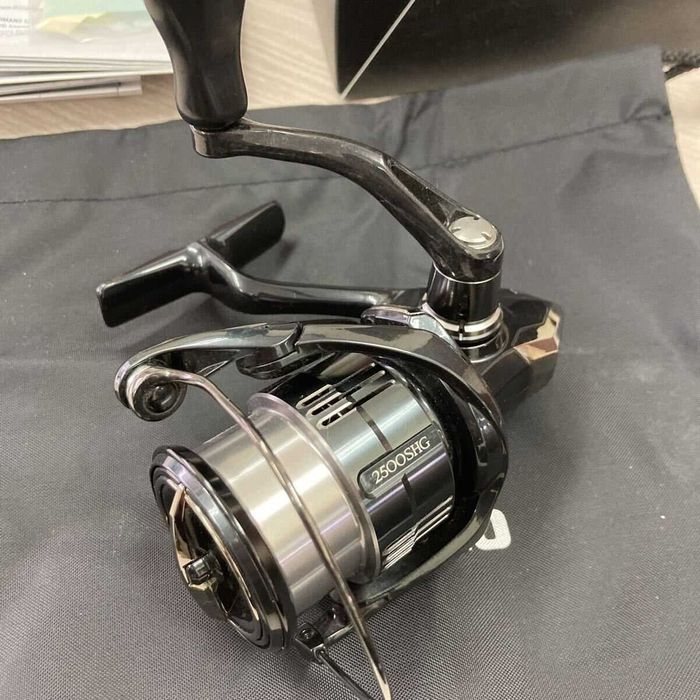Shimano Vanquish 19 2500HGS. Стан 5+.