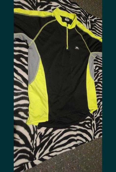 Bluza  widoczny kolor sportowa schowki na rower, biegi ,gratis wysyłka