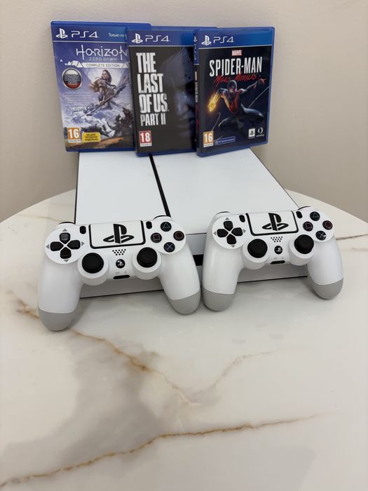 Продам playstation 4 Fat на 500 гб