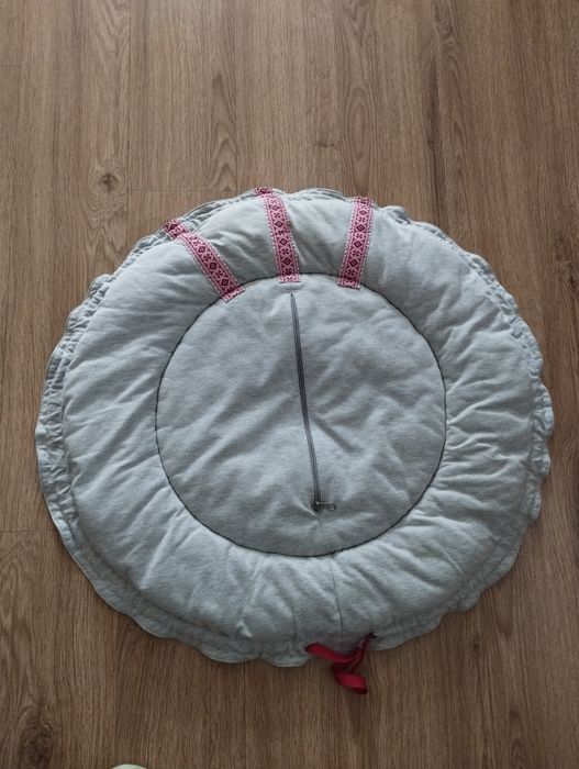 Лежанка для собак і котів