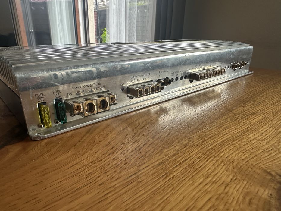 Genesis FIVE CHANNEL high-end made in england nie DLS
