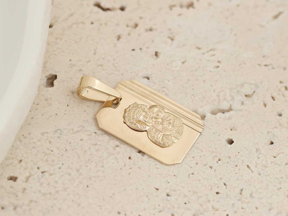 Prostokątny zdobiony medalik złoty Matka Boska z Dzieciątkiem PR 585