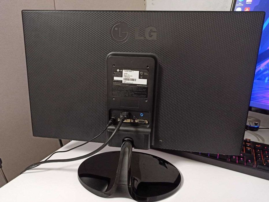 Монитор 23" LG Flatron 23EA63V-P | IPS | Cinema Screen | Идеал