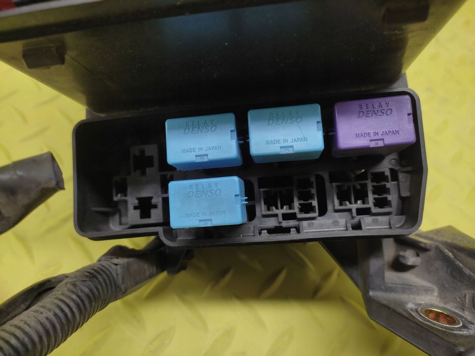 lexus rx300 3.0 v6 skrzynka bezpieczników