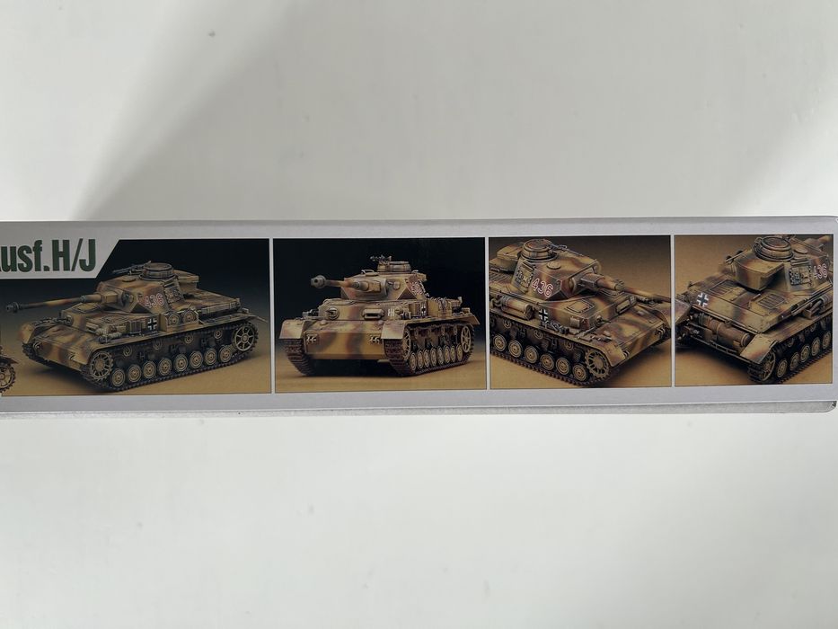 Czołg Panzer IV H/J model do sklejenia Academy 13234