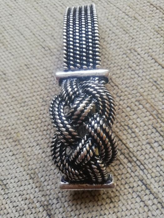 3 pulseiras diversos materiais