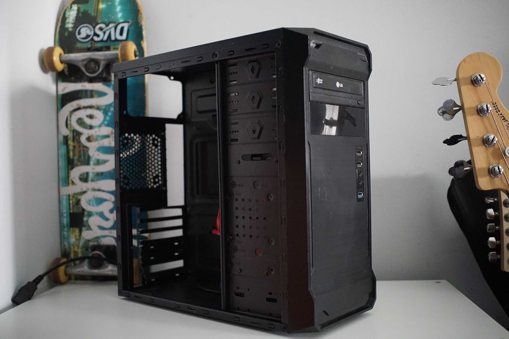 Caixa PC ATX Preta com Leitor LG e USB 3.0