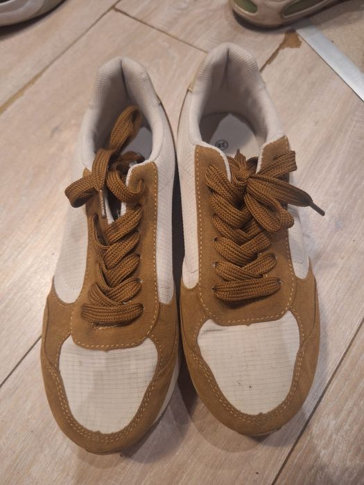 Adidaski stan bardzo dobry 38