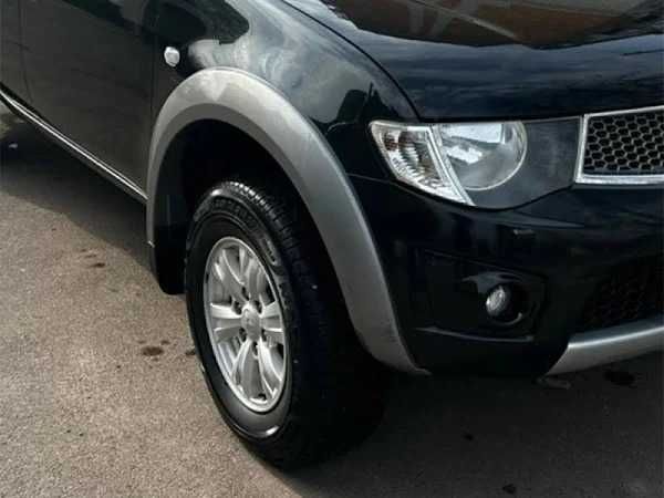Расширители колесных арок Митсубиси Л200 лаптеры Mitsubishi L200 Арки