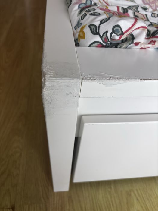 Cama de casal  usado com 4 gavetas branco