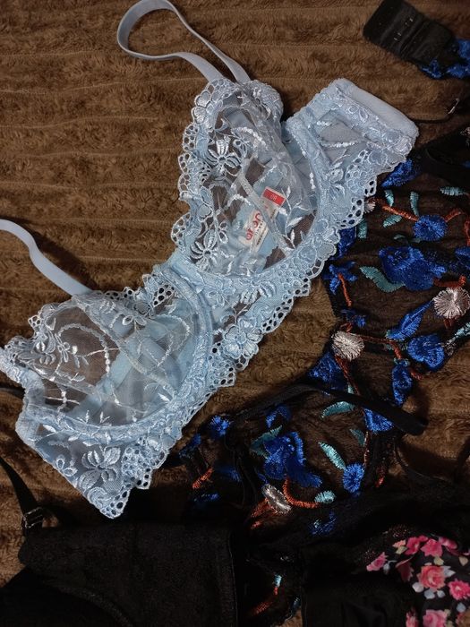 Білизна жіноча лотом