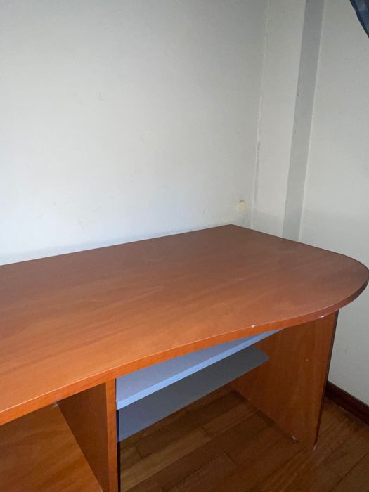 Secretaria madeira