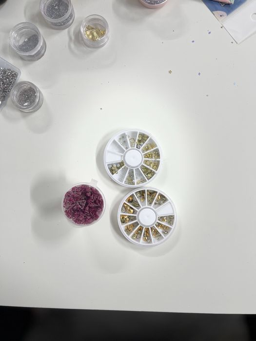 Манікюрні матеріали для дизайну