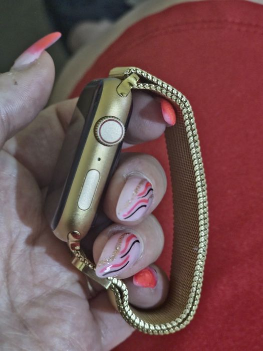 Smartwatch Watch 8 dourado