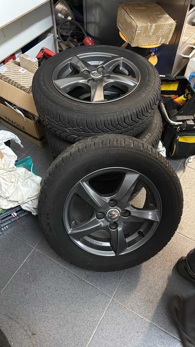 4 jantes 15'' com pneus com muito piso