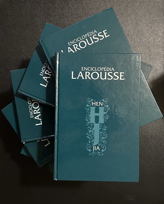 Conjunto / Coleção de 10 Livros Enciclopédicos Larousse