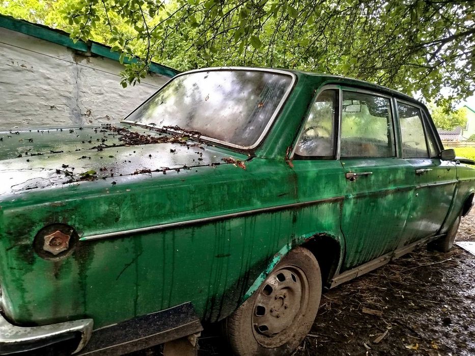 Автомобіль Volvo 144