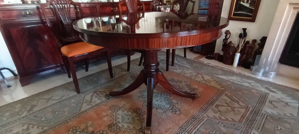 mesa e 6 cadeiras de sala de jantar