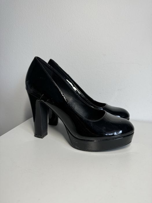 Czarne buty na obcasie z połyskiem Deichmann r. 39