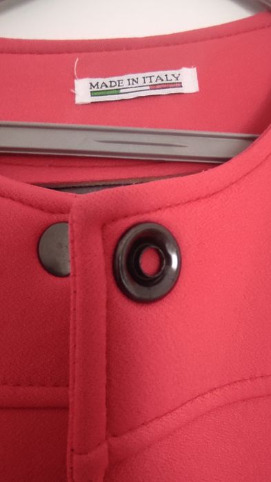 Blazer Rosa praticamente novo, usado 5 vezes no máximo. 
Mangas em bal
