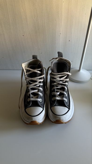 Converse plantaforma cinzentos