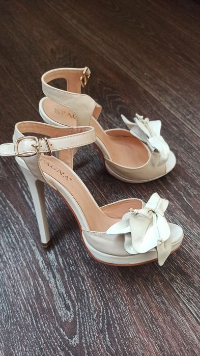 Красивые босоножки, 35 размер