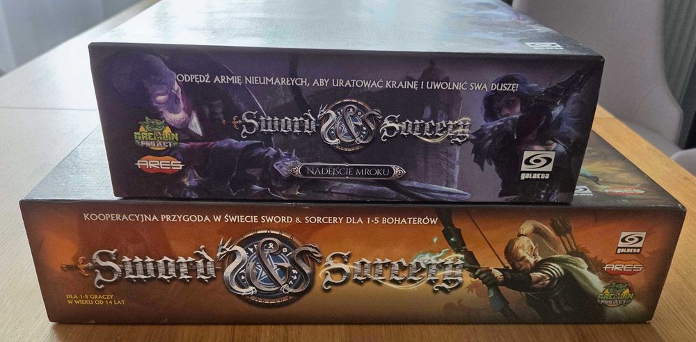Gra planszowa Sword & Sorcery Nieśmietelne Dusze z rozszerzeniem Nadejście Mroku + 3 plansze bohatera + Tristan + insert
