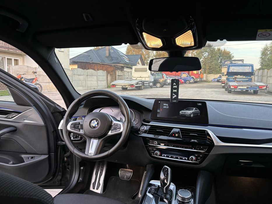 Wynajem bmw g30 530i
