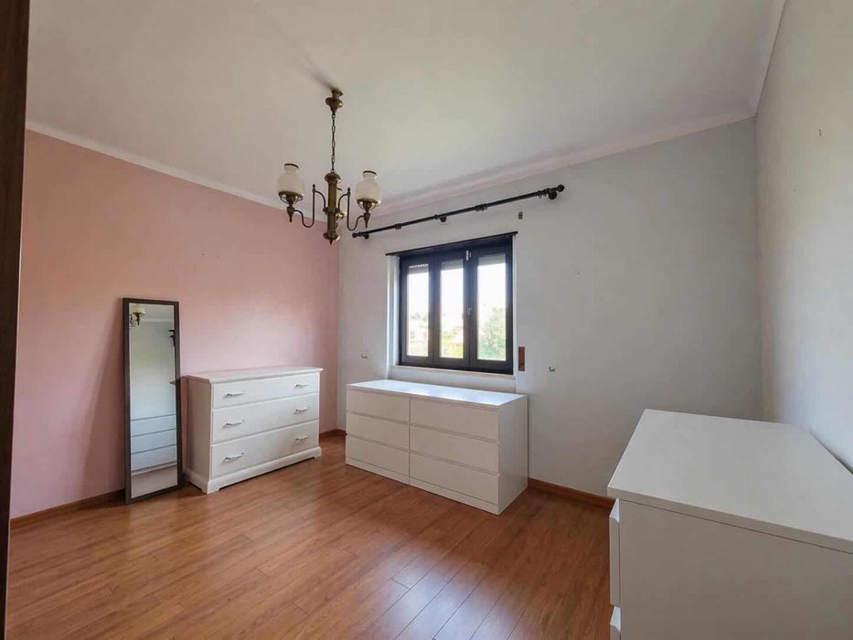 Moradia T3 2WC’s com garagem e quintal