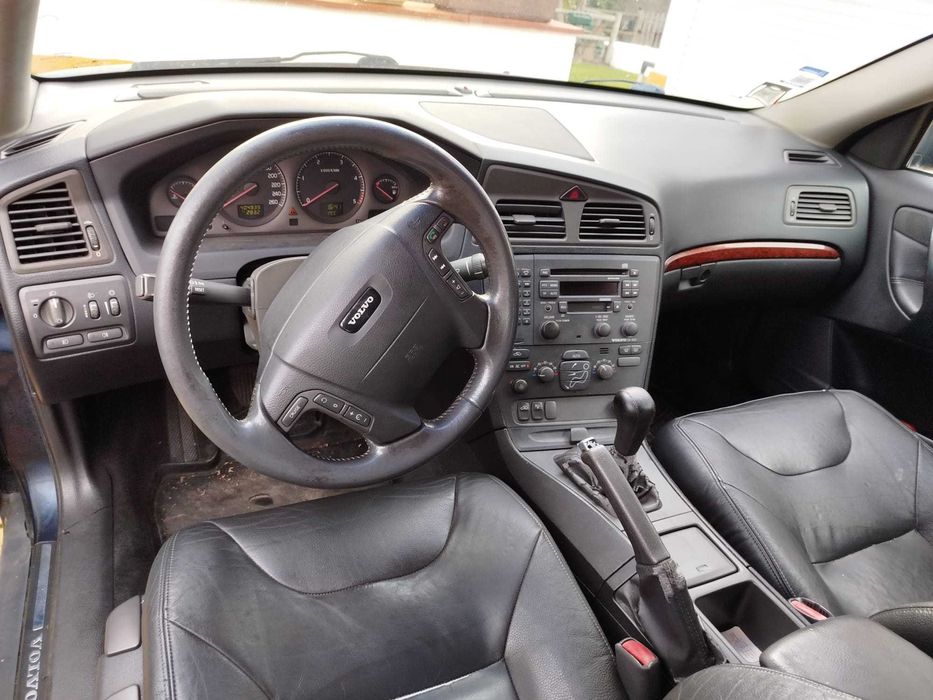 Volvo V70 D5 163CV
Volvo V70 D5 163CV 2002