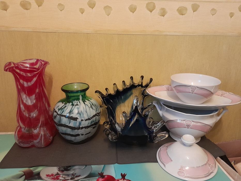 Ваза б/у цветное стекло, хрусталь,сахарница англия 30е.г.чайная пара