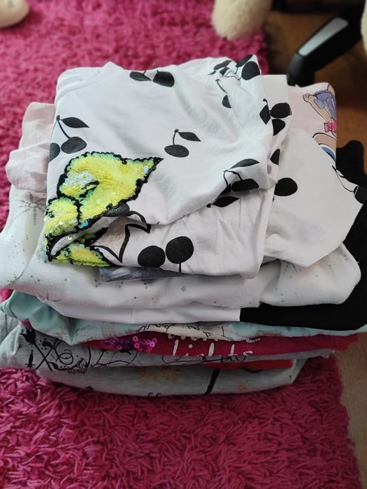 Zestaw ubranek dla dziewczynki 134/146